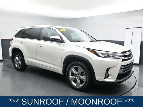 Used 2019 Toyota Highlander Limited image 3