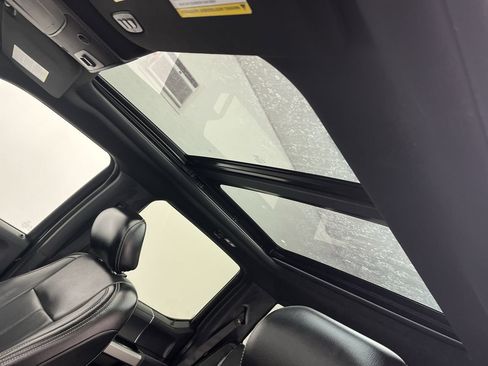 Used 2018 Ford F150 Lariat w/ Equipment Group 502A Luxury image 7