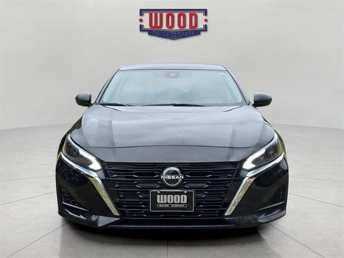 Used 2024 Nissan Altima 2.5 SV image 5