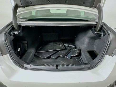 Used 2025 BMW 530i w/ M Sport Package image 27