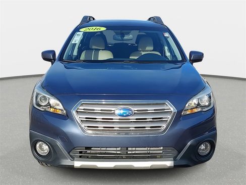 Used 2016 Subaru Outback 3.6R Limited image 2