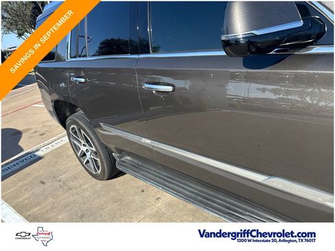 Used 2020 Cadillac Escalade Luxury RWD image 6