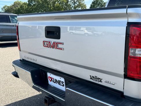 Used 2015 GMC Sierra 1500 SLT w/ SLT Crew Cab Value Package AWD/4WD image 34