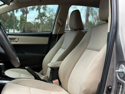 Used 2015 Toyota Corolla LE FWD image 11