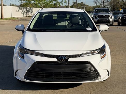 Certified 2026 Toyota Corolla LE image 3