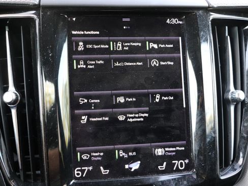 Used 2021 Volvo XC60 T5 R-Design w/ Advanced Package AWD/4WD image 19