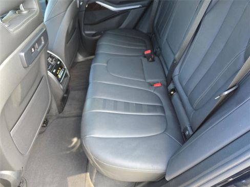 Used 2021 BMW X5 xDrive40i w/ M Sport Package image 16