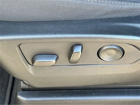 Certified 2022 GMC Yukon XL SLE w/ Gmc Pro Safety Plus Package image 30