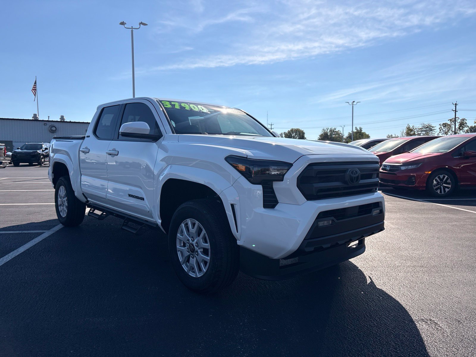 Used 2025 Toyota Tacoma SR5 AWD/4WD image 8