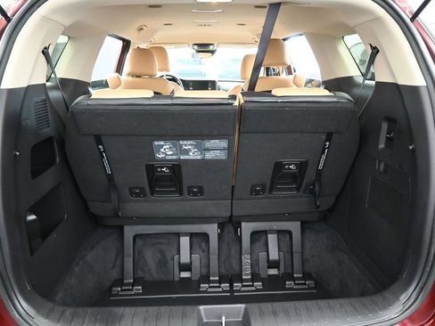 Used 2023 Kia Carnival LX w/ Paint Protection Package FWD image 38