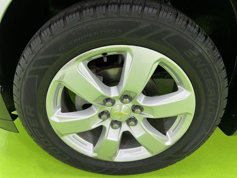 Used 2017 Chevrolet Traverse LT w/ Style and Technology Package FWD image 15
