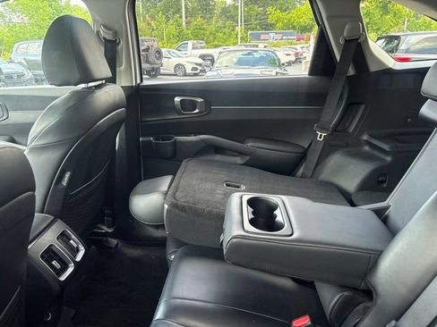 Used 2024 Kia Sorento S AWD/4WD image 5