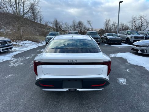 New 2025 Kia K4 EX image 6