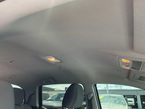 Used 2022 Toyota Tacoma SR AWD/4WD image 19