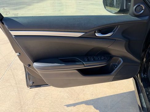 Used 2019 Honda Civic Sport image 12