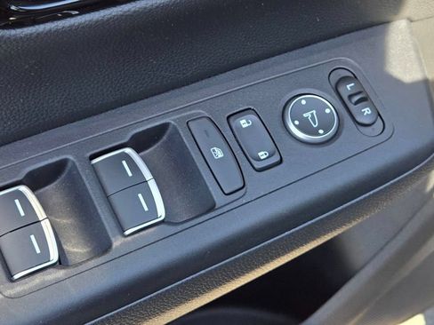 Used 2025 Honda CR-V EX-L image 16
