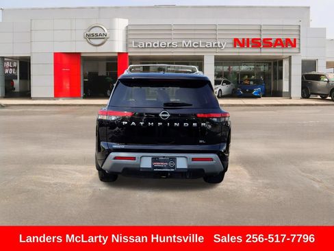 Used 2023 Nissan Pathfinder SL w/ SL Premium Package FWD image 5
