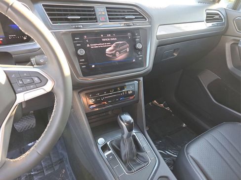 Used 2022 Volkswagen Tiguan SE image 22