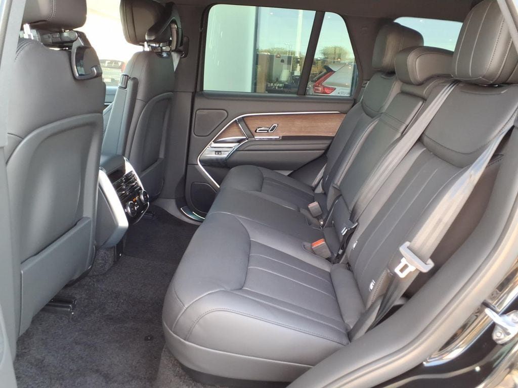 New 2026 Land Rover Range Rover SE AWD/4WD image 8