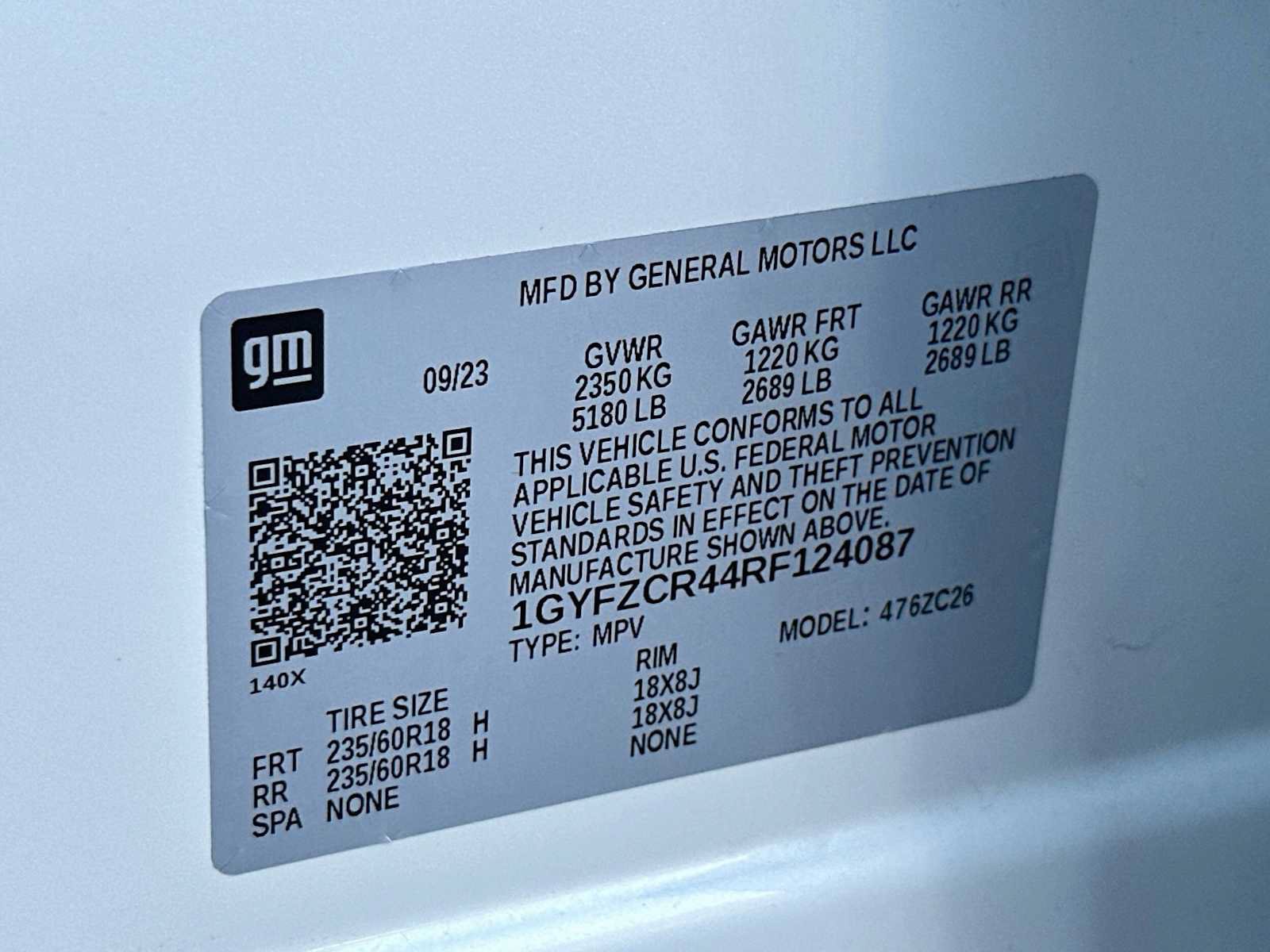 Used 2024 Cadillac XT4 Premium Luxury w/ Cold Weather Package FWD image 33