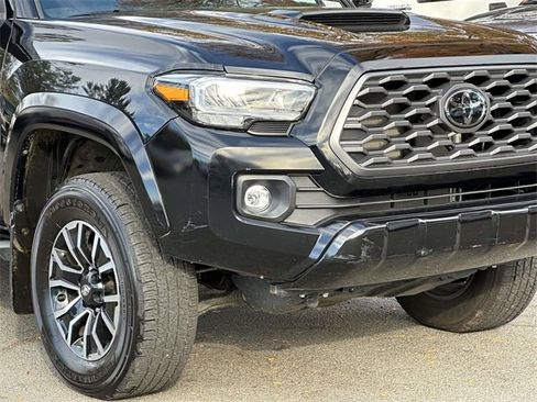 Used 2022 Toyota Tacoma TRD Sport w/ TRD Premium Sport Package image 5