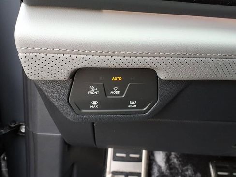 New 2026 Volkswagen Atlas Peak Edition image 18