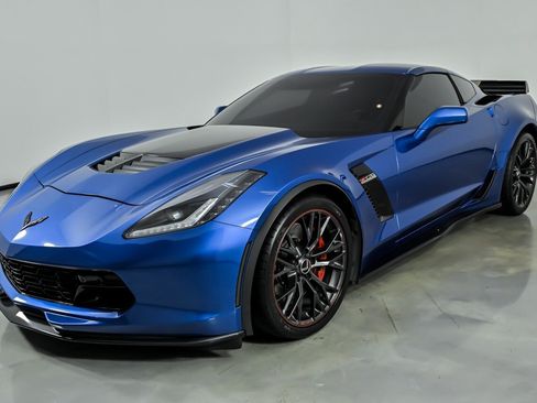 Used 2016 Chevrolet Corvette Z06 w/ 2LZ Preferred Equipment Group RWD image 5