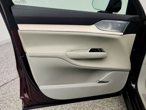 Used 2025 Volvo EX90 Ultra image 11