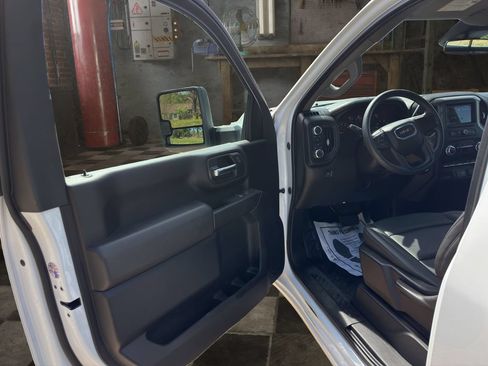 Used 2024 GMC Sierra 3500 Pro AWD/4WD image 16