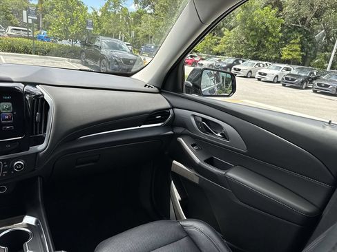 Used 2019 Chevrolet Traverse LT FWD image 15