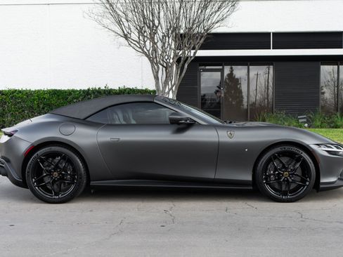 Used 2025 Ferrari Roma Spider image 15