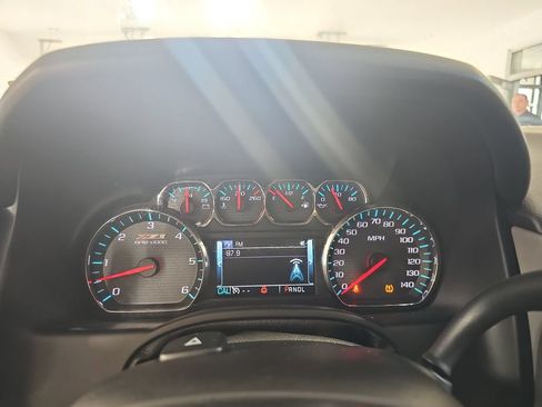 Used 2017 Chevrolet Suburban LT w/ Luxury Package AWD/4WD image 28