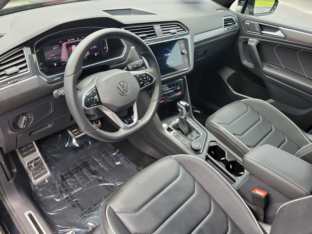 Used 2024 Volkswagen Tiguan SEL R-Line AWD/4WD image 23