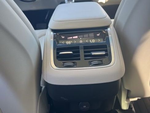 New 2026 Volvo XC90 B6 Ultra w/ Protection Package image 25