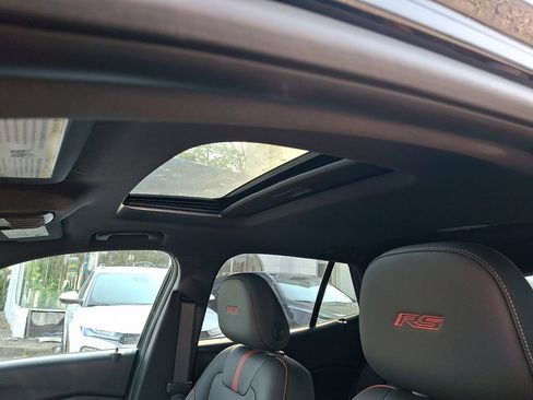 Used 2024 Chevrolet Trax RS w/ Sunroof Package FWD image 14