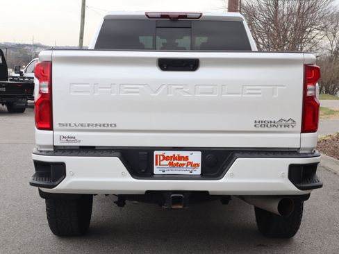 Used 2023 Chevrolet Silverado 2500 High Country w/ Technology Package image 8