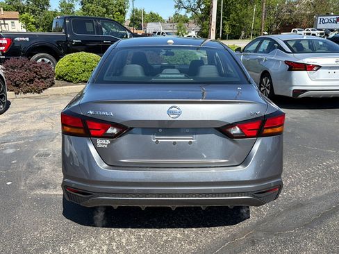 Used 2022 Nissan Altima 2.5 SV FWD image 6