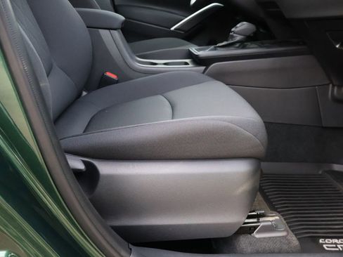 Used 2026 Toyota Corolla Cross LE image 10