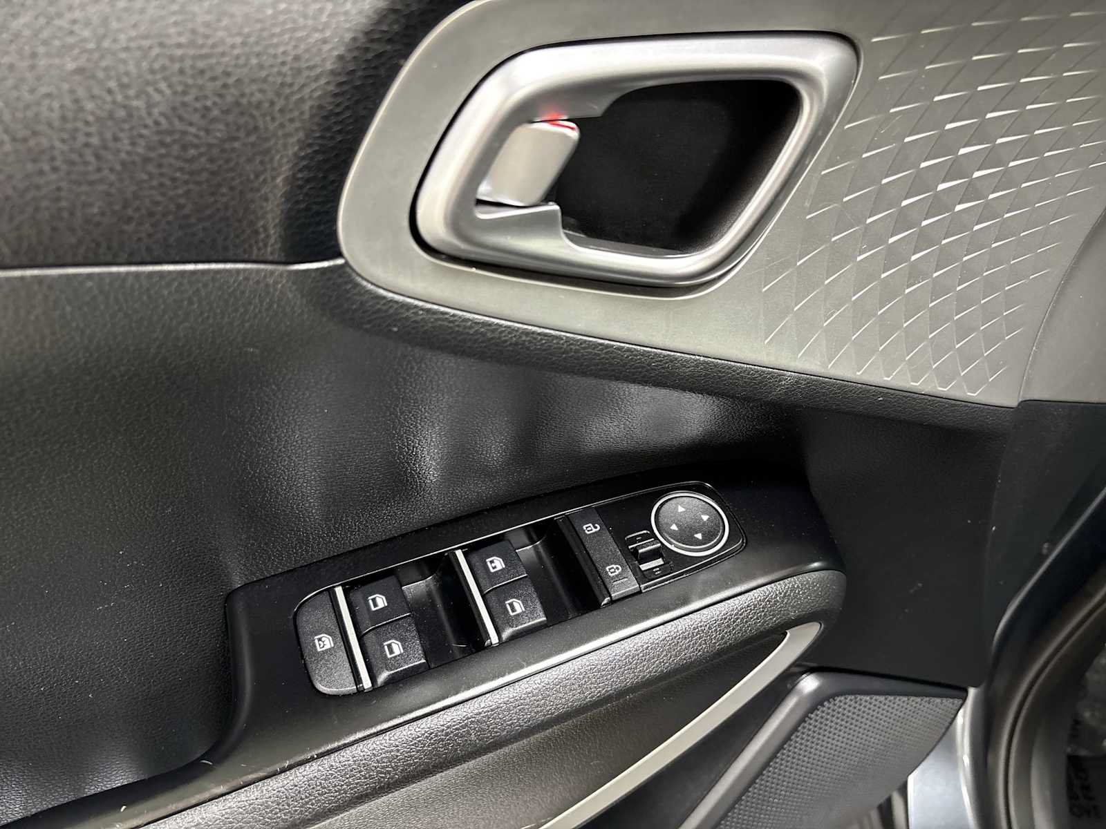 Used 2024 Kia Soul LX w/ Option Group 015 FWD image 15