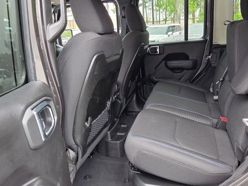 Used 2025 Jeep Wrangler Unlimited Rubicon 4xe AWD/4WD image 7
