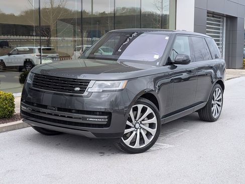 Used 2023 Land Rover Range Rover SE image 1