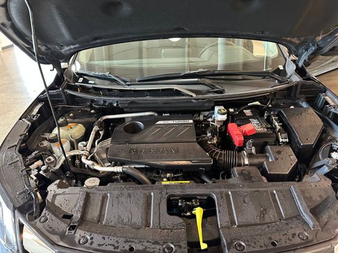 Used 2025 Nissan Rogue SV image 33