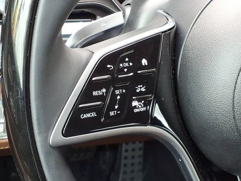 New 2026 Mercedes-Benz GLS 580 4MATIC image 9
