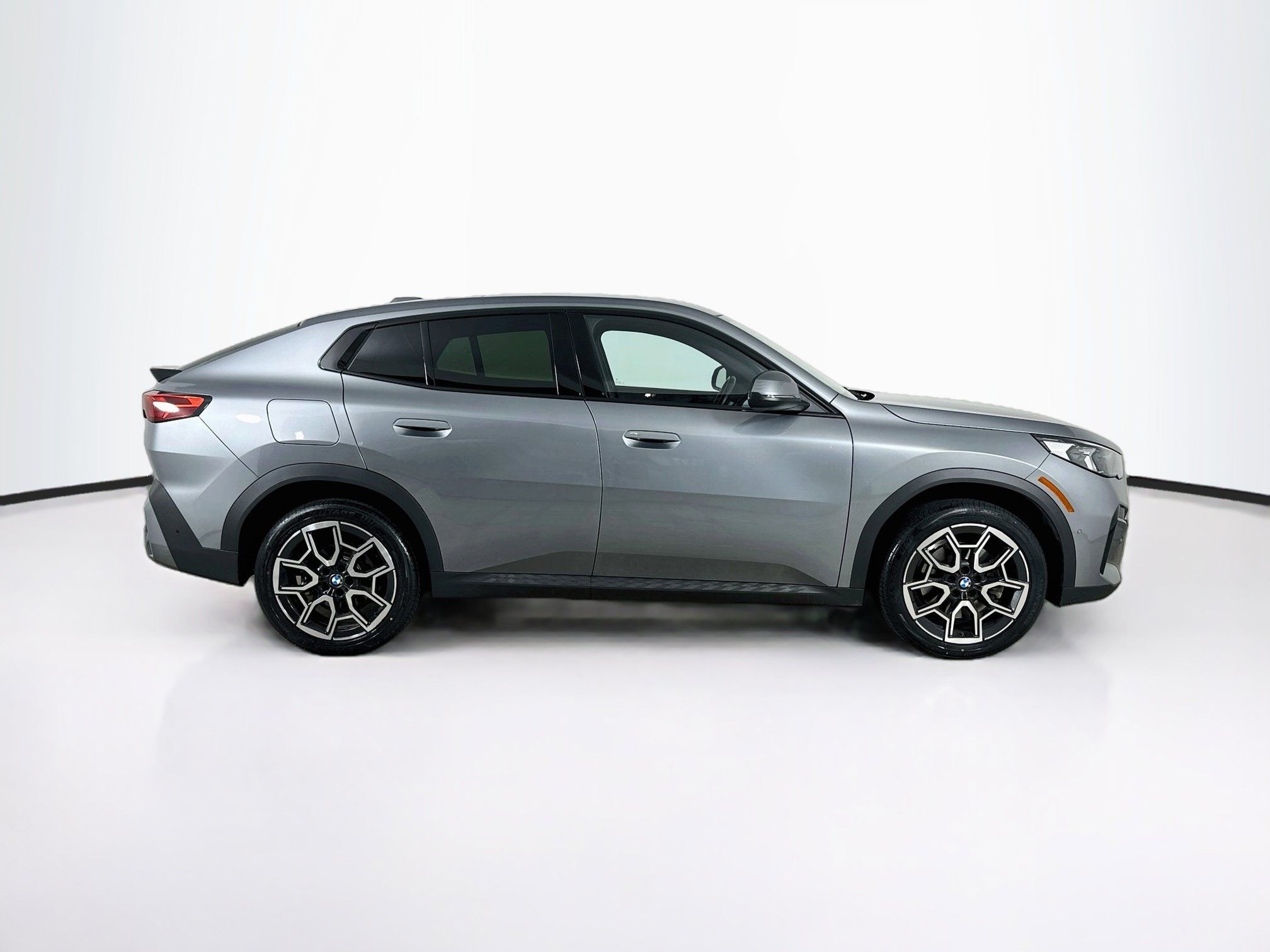 Used 2026 BMW X2 xDrive28i w/ Convenience Package AWD/4WD image 10