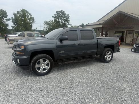 Used 2018 Chevrolet Silverado 1500 LT w/ Texas Edition AWD/4WD image 5