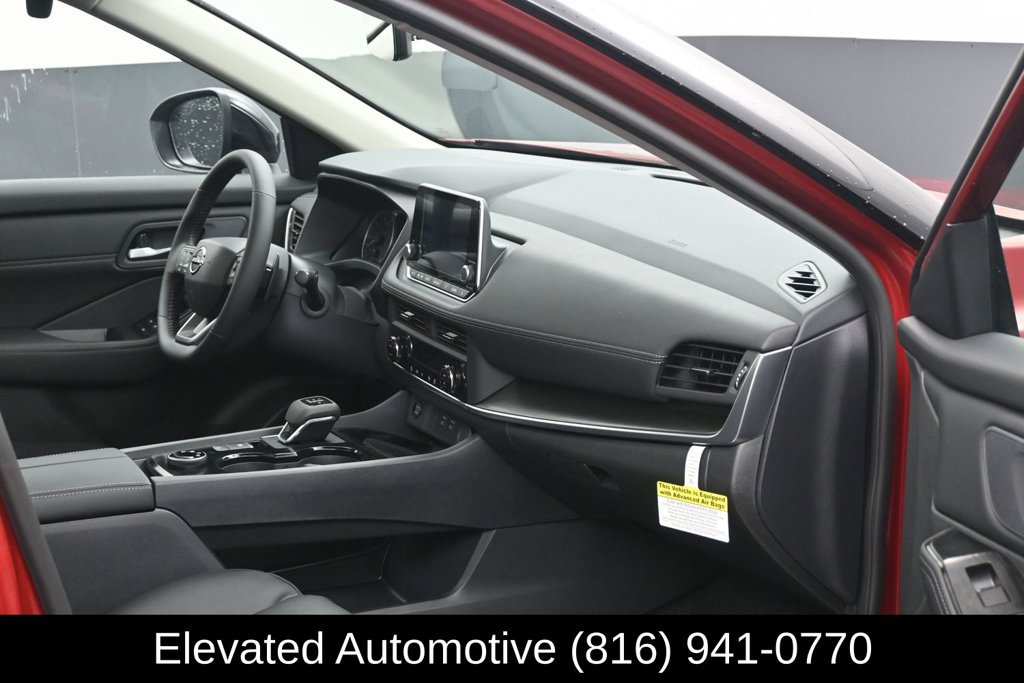 Used 2026 Nissan Rogue Dark Armor AWD/4WD image 6
