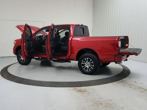Used 2021 Nissan Titan SV w/ SV Convenience Package AWD/4WD image 13