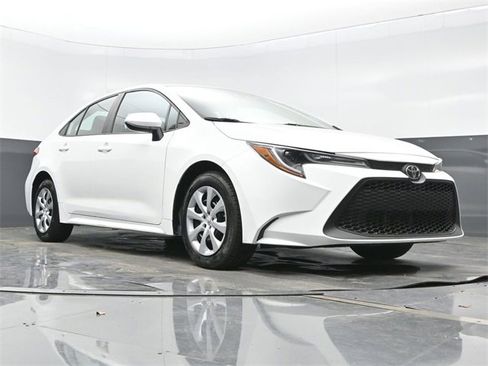 Used 2022 Toyota Corolla LE image 27