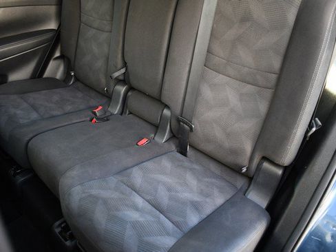 Used 2016 Nissan Rogue SV image 22