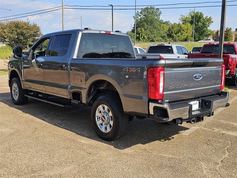 Used 2024 Ford F250 XLT image 6